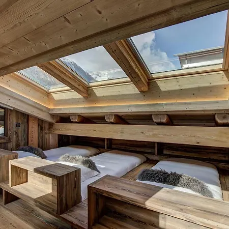 Modernes Luxus-chalet^leigh 빌라 하우샴