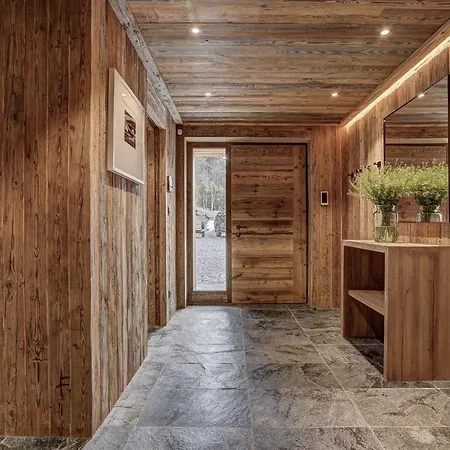 Modernes Luxus-chalet^leigh فيلة