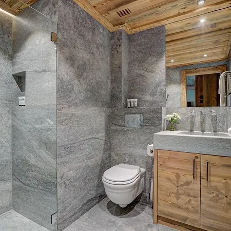 Modernes Luxus-chalet^leigh فيلة